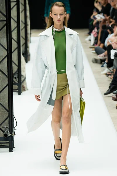 Look 29